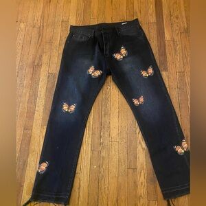 MNML LA jeans baggy jeans only tried on never worn .